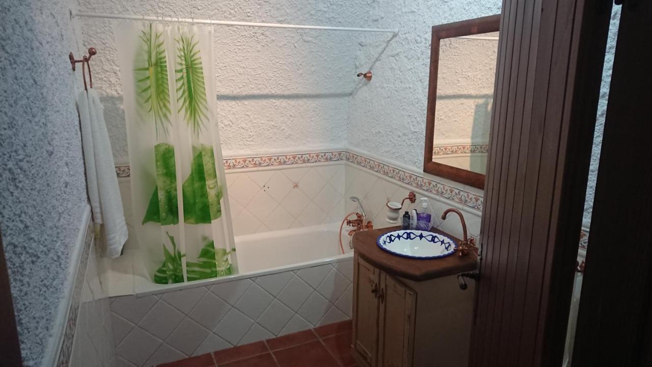 APARTAMENTOS RURALES MIRADOR DEL NEGRATíN Cuevas del Campo Exterior foto